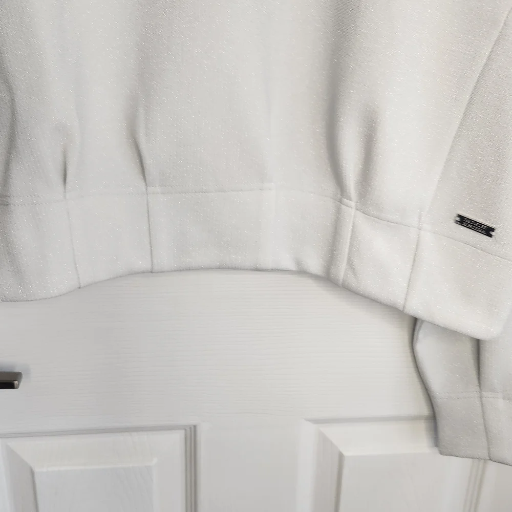 Badgley Mischka White Top with Subtle Metallic Trim - Picture 3 of 9